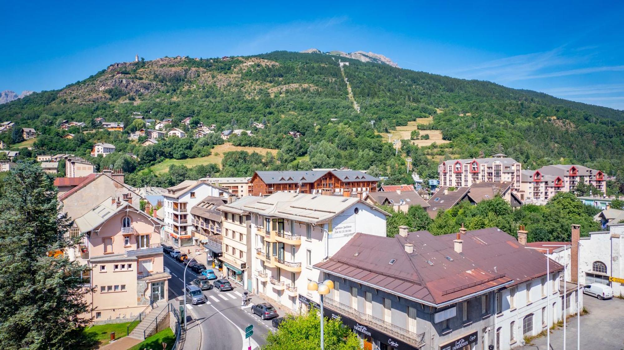 Hotel Mont-Brison Бріансон Екстер'єр фото